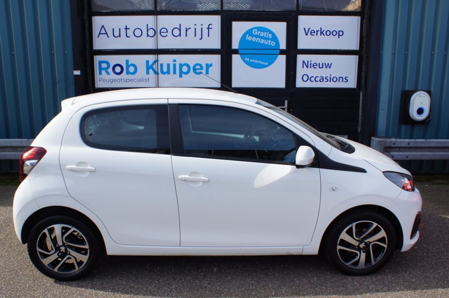 Peugeot 108 - 1.0 e-VTi Blue Lease Executive 1.0 e-VTi Blue Lease Executive - AutoWereld.nl