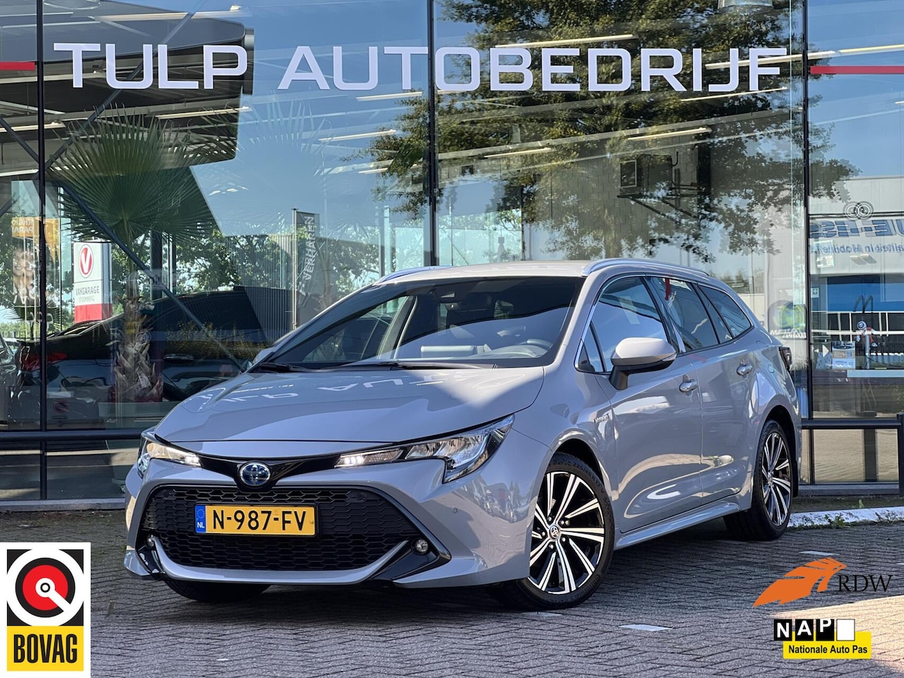 Toyota Corolla Touring Sports - 1.8 Hybrid Business Dealer NAP - AutoWereld.nl