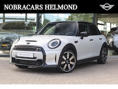 MINI Cooper S - Hatchback Classic Automaat / Sportstoelen / Comfort Access / Achteruitrijcamera / 18" LM P