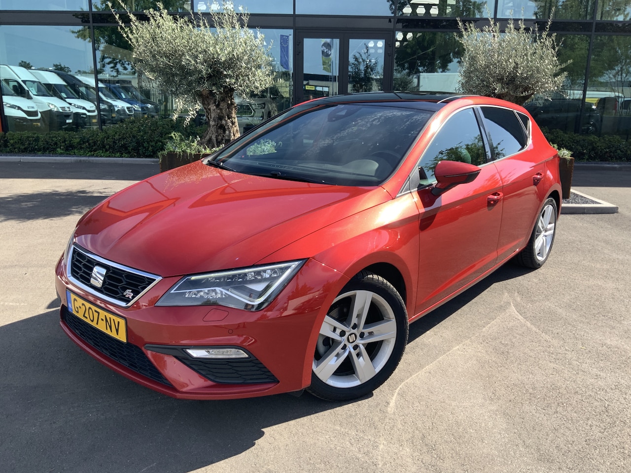 SEAT Leon - 1.5 TSI FR Ultimate Edition 1.5 TSI FR Ultimate Edition, Panoramadak, Cruise, Apple Carplay! Euro 6 - AutoWereld.nl