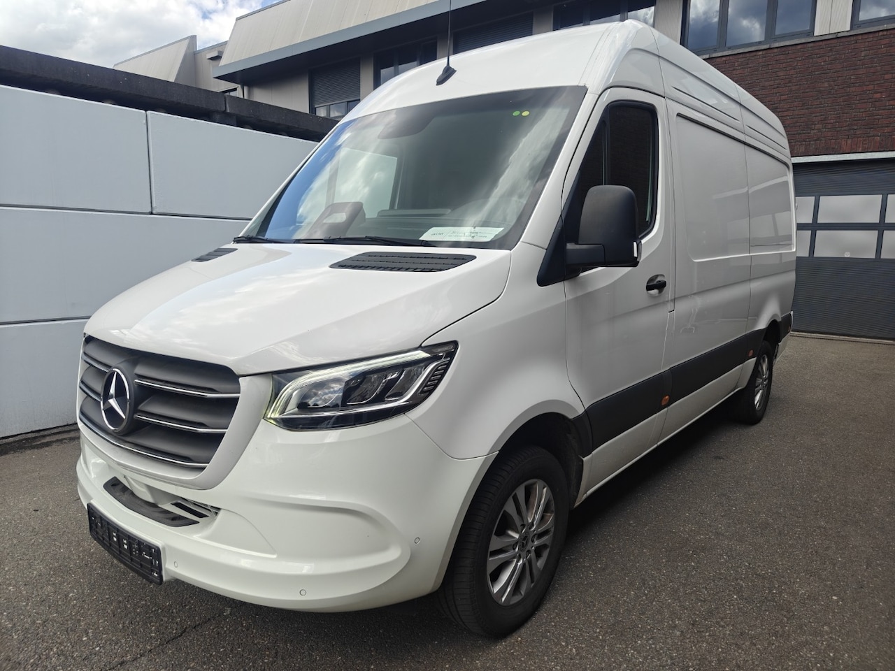 Mercedes-Benz Sprinter - 317 L2H2 Automaat - AutoWereld.nl