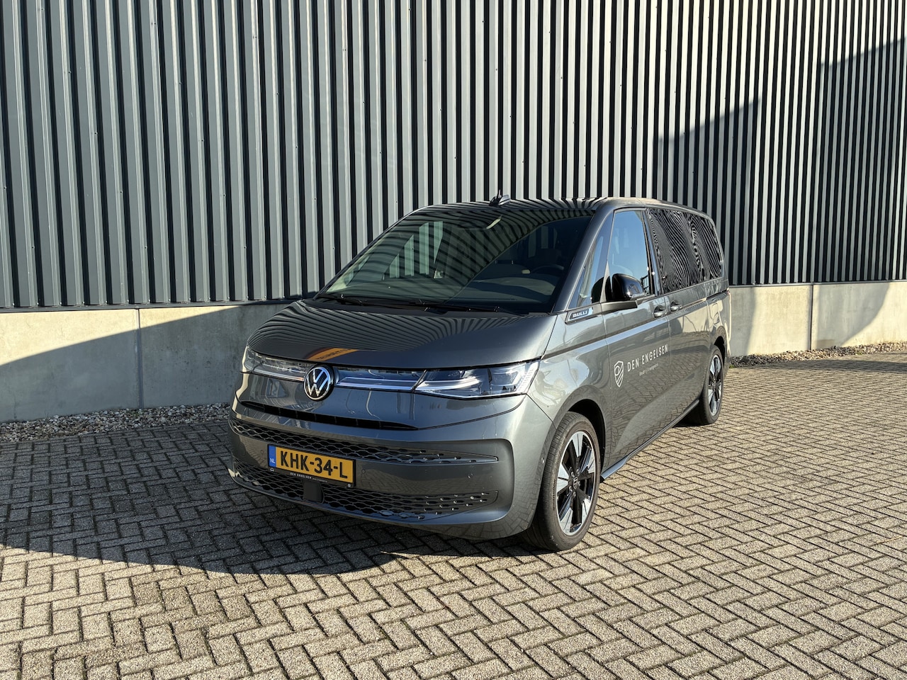 Volkswagen Multivan - 1.5 eHybrid L2 Bulli Edition 4Motion 1.5 eHybrid L2 Bulli Edition 4Motion - AutoWereld.nl