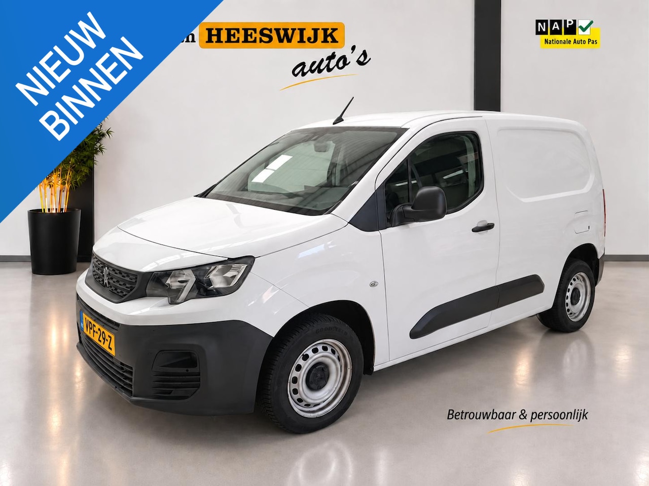 Peugeot Partner - 1.5 BlueHDI Premium Airco | Audio | Navi | Centrale vergrendeling - AutoWereld.nl