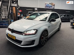 Volkswagen Golf - 2.0 TSI GTI Performance
