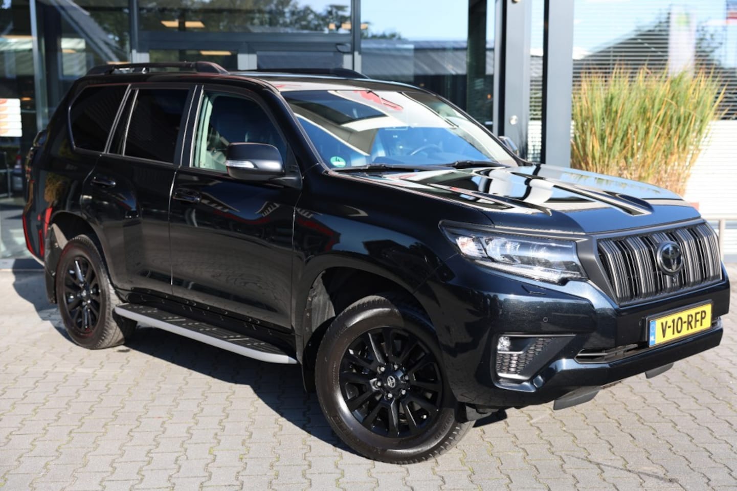 Toyota Land Cruiser 150 - 2.8 D-4D 5DRS BLACK EDITION A/T VAN - AutoWereld.nl