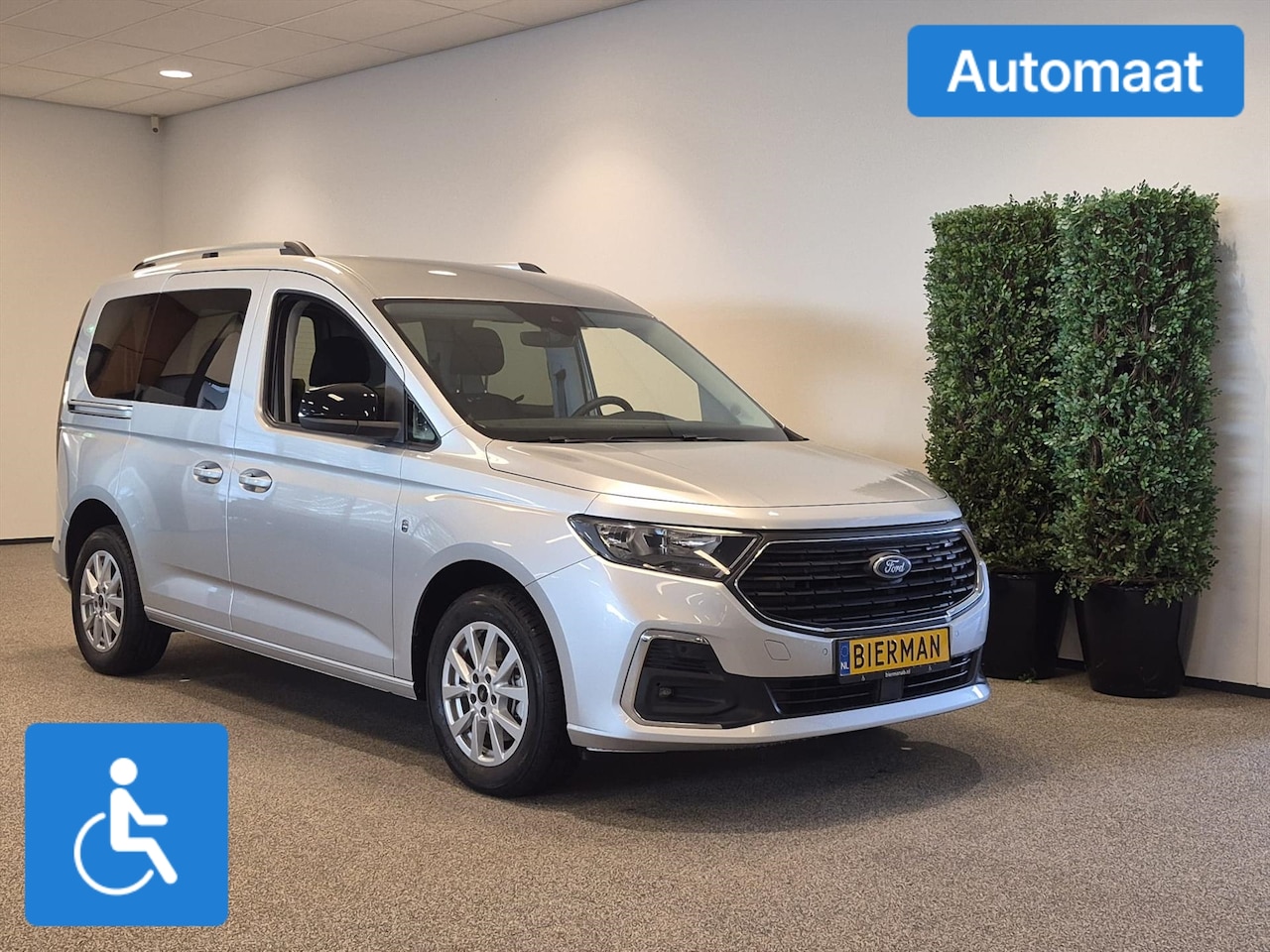 Ford Tourneo Connect - L1 Rolstoelauto 3+1 of 5+0 - AutoWereld.nl