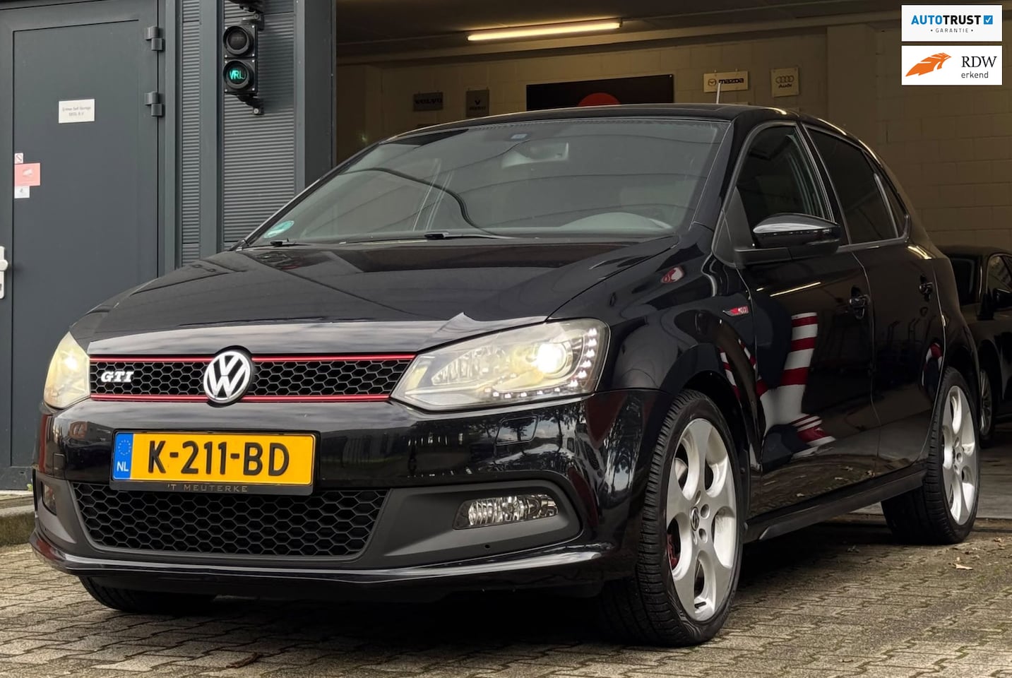 Volkswagen Polo - 1.4 TSI GTI / PANO / XENON / STOELVERW. / CRUISE / CLIMATE / P.SENSOREN / FLIPPERS / ISOFI - AutoWereld.nl