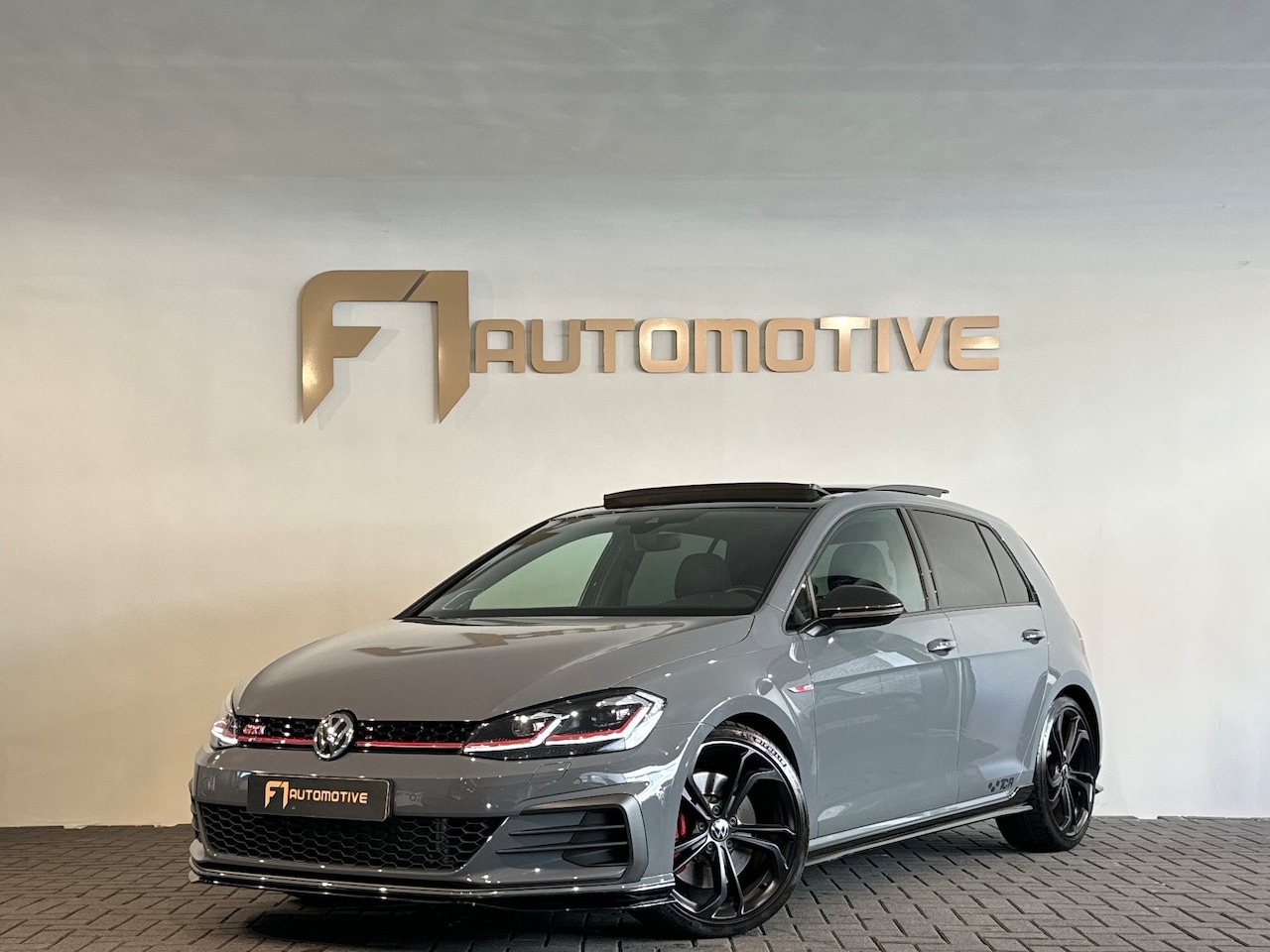 Volkswagen Golf - 2.0 TSI GTI TCR Pano|Akra|Dynaudio|Leer|Memory - AutoWereld.nl