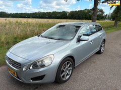 Volvo V60 - 1.6 T3 Ocean Race Leer/Airco/LM/TEKST LEZEN