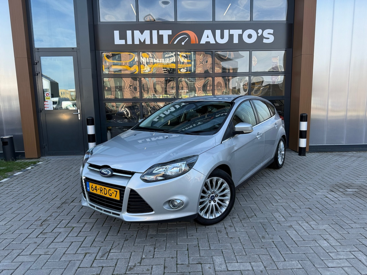 Ford Focus - 1.6 TI-VCT First Edition Climate/Cruise/El.ramen/St.verwarming/Lmv/Nap/Apk - AutoWereld.nl