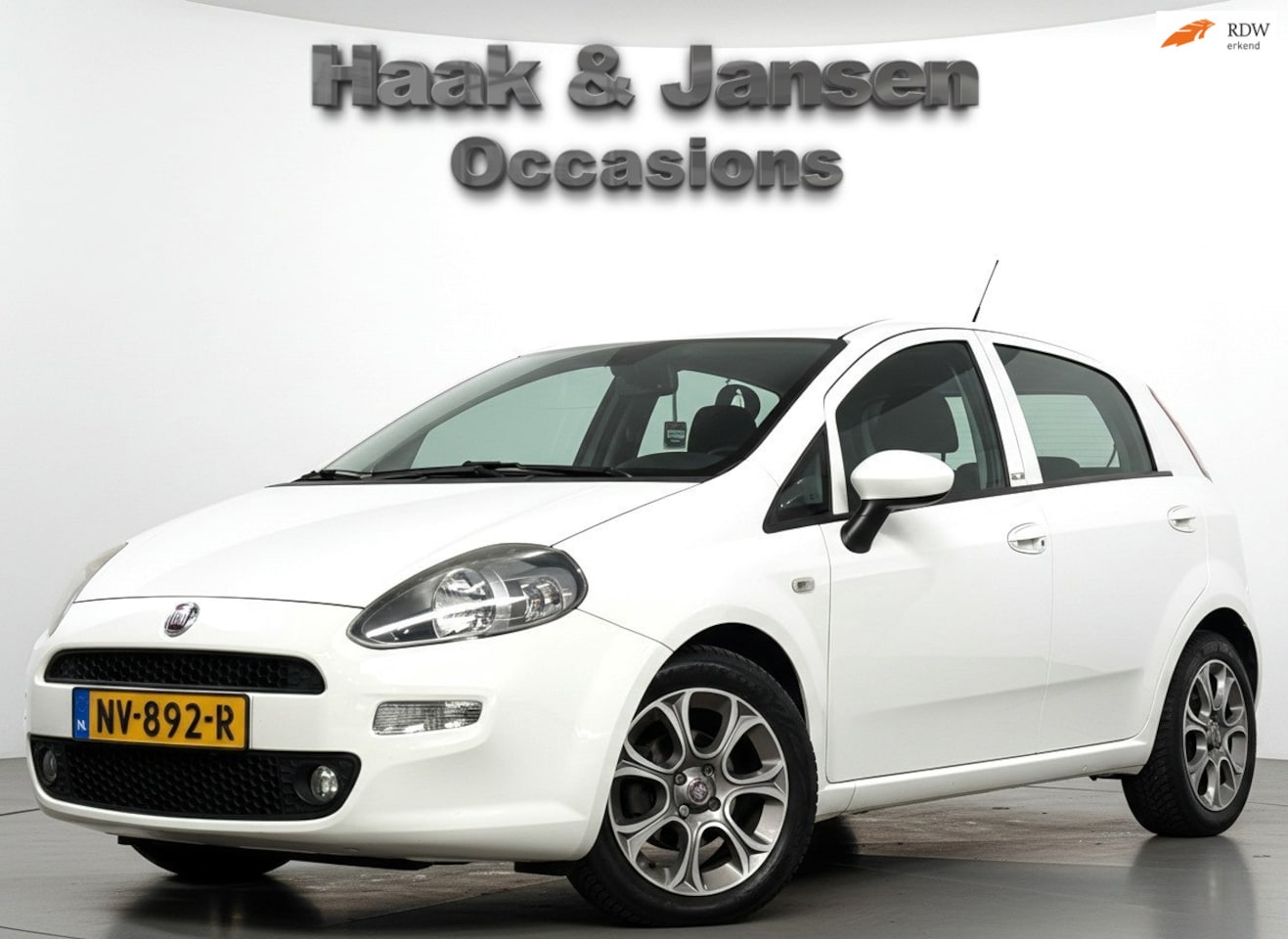 Fiat Punto Evo - 0.9 TwinAir Lounge - Cruise - Parkeersensoren - Navi - AutoWereld.nl