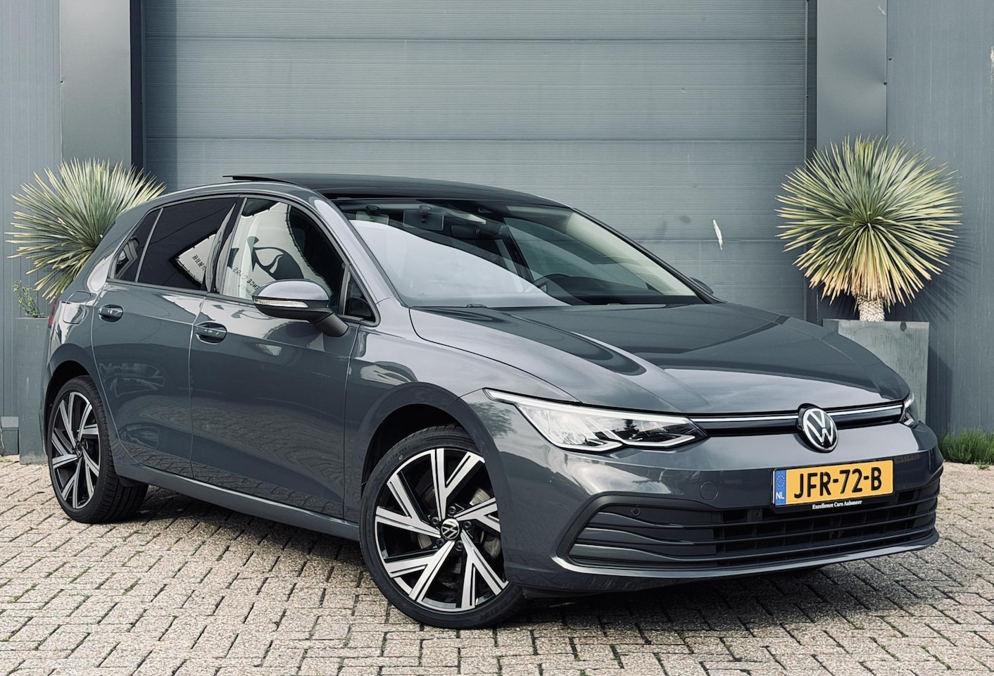 Volkswagen Golf - 1.0 TSI Life Pano/Navi/ - AutoWereld.nl