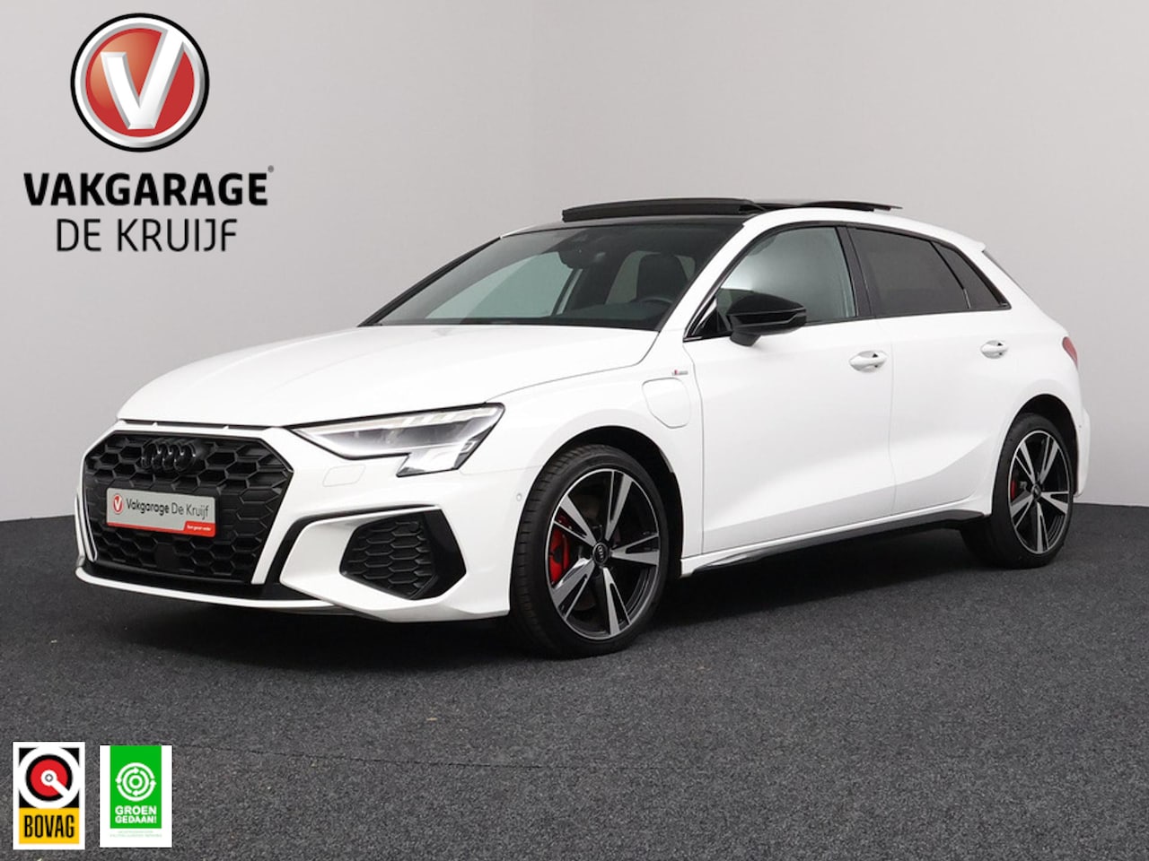 Audi A3 Sportback - 45 TFSI e S edition Competition | Panoramadak | Camera | ACC! - AutoWereld.nl