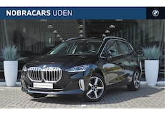 BMW 2-serie Active Tourer - 218i Automaat / Trekhaak / Panoramadak / Sportstoelen / Comfort Access / Adaptieve LED / H