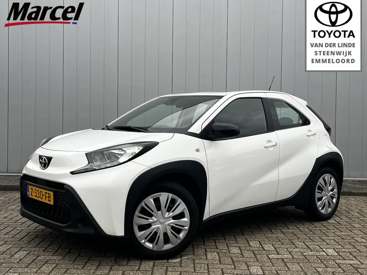 Toyota Aygo X - 1.0 VVT-i MT Play Carplay Android auto NL auto Dealer onderhouden - AutoWereld.nl