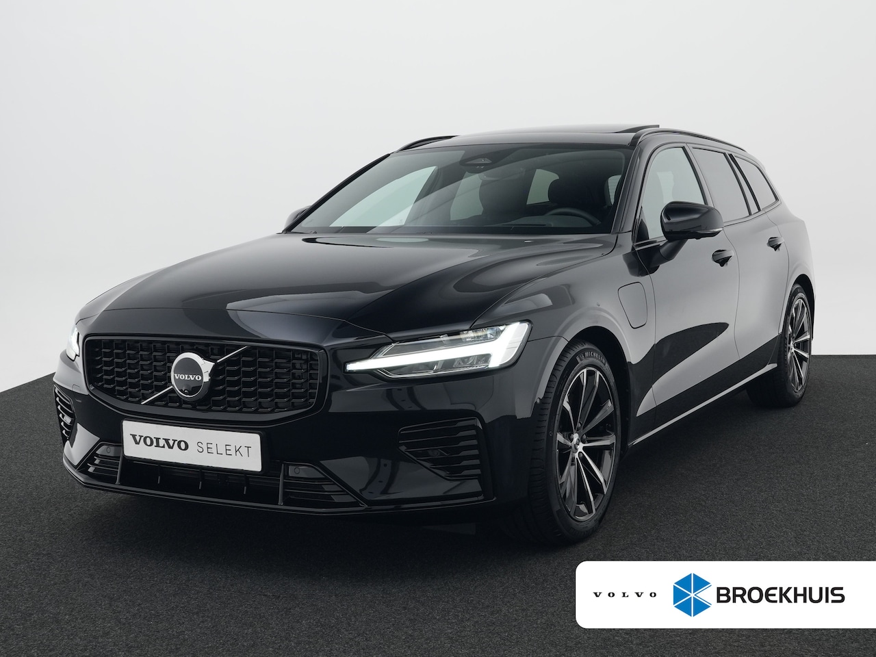 Volvo V60 - T8 Recharge AWD Plus Dark | 455pk | Head-Up | 360° | Panoramadak | Harman/Kardon | Sportst - AutoWereld.nl