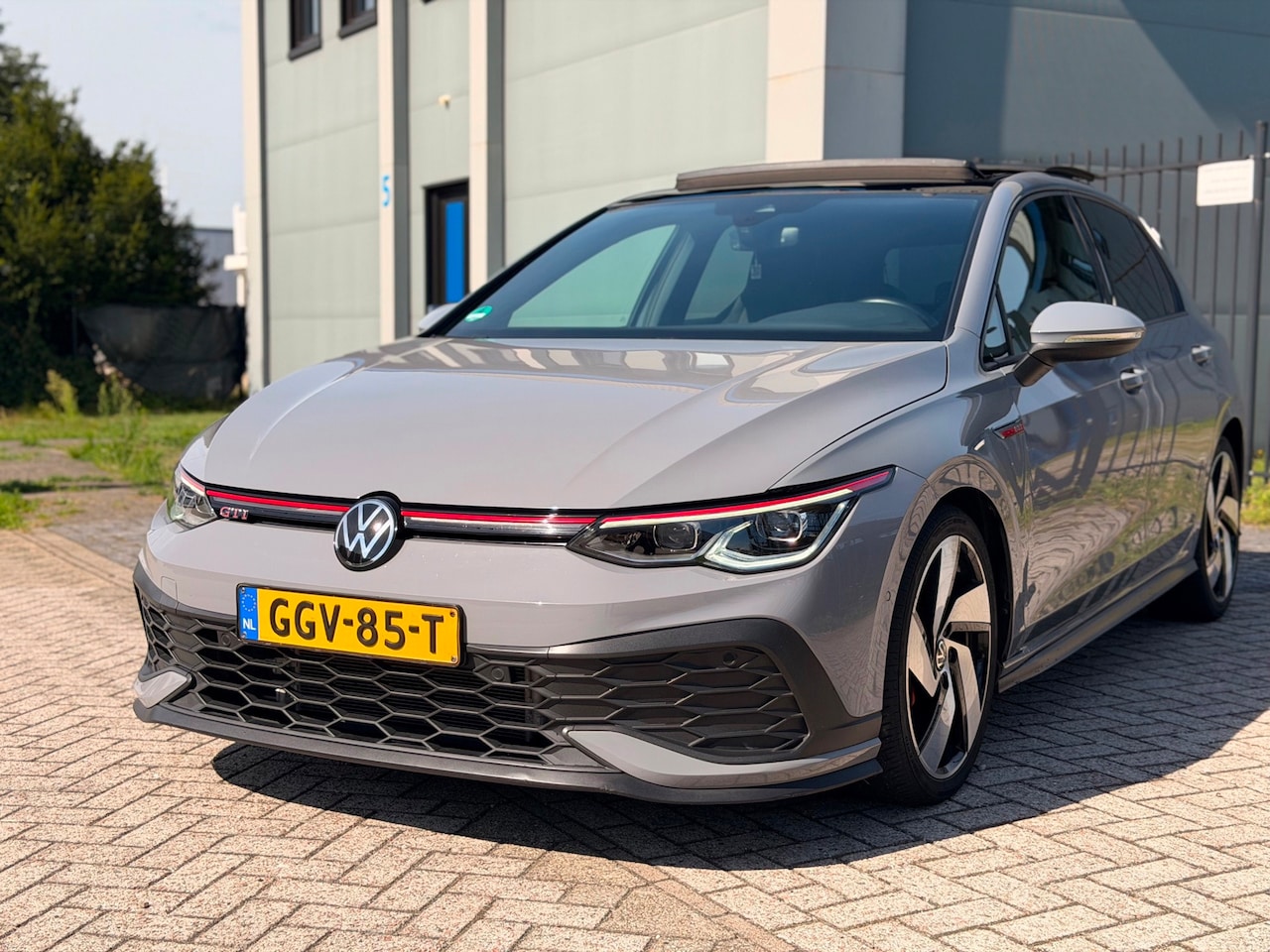 Volkswagen Golf - 2.0 TSI GTI Automaat Pano Clima Park Assis Div Opt - AutoWereld.nl