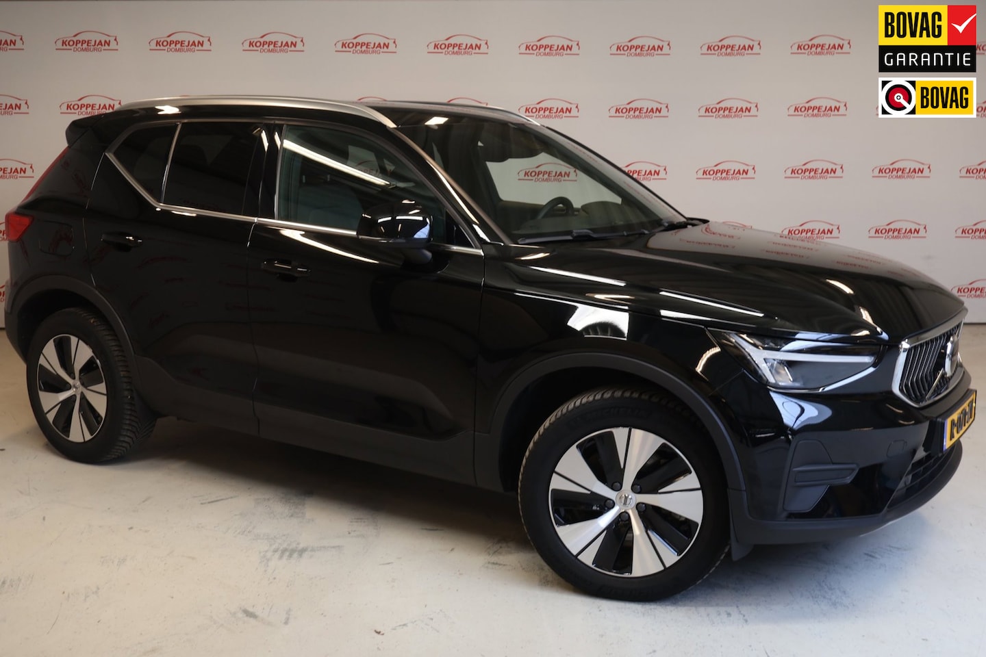 Volvo XC40 - 1.5 T4 Plug-in hybrid Plus Bright NL auto|Stoel+stuurverwarming|Memory stoel|H&K Audio|Ach - AutoWereld.nl