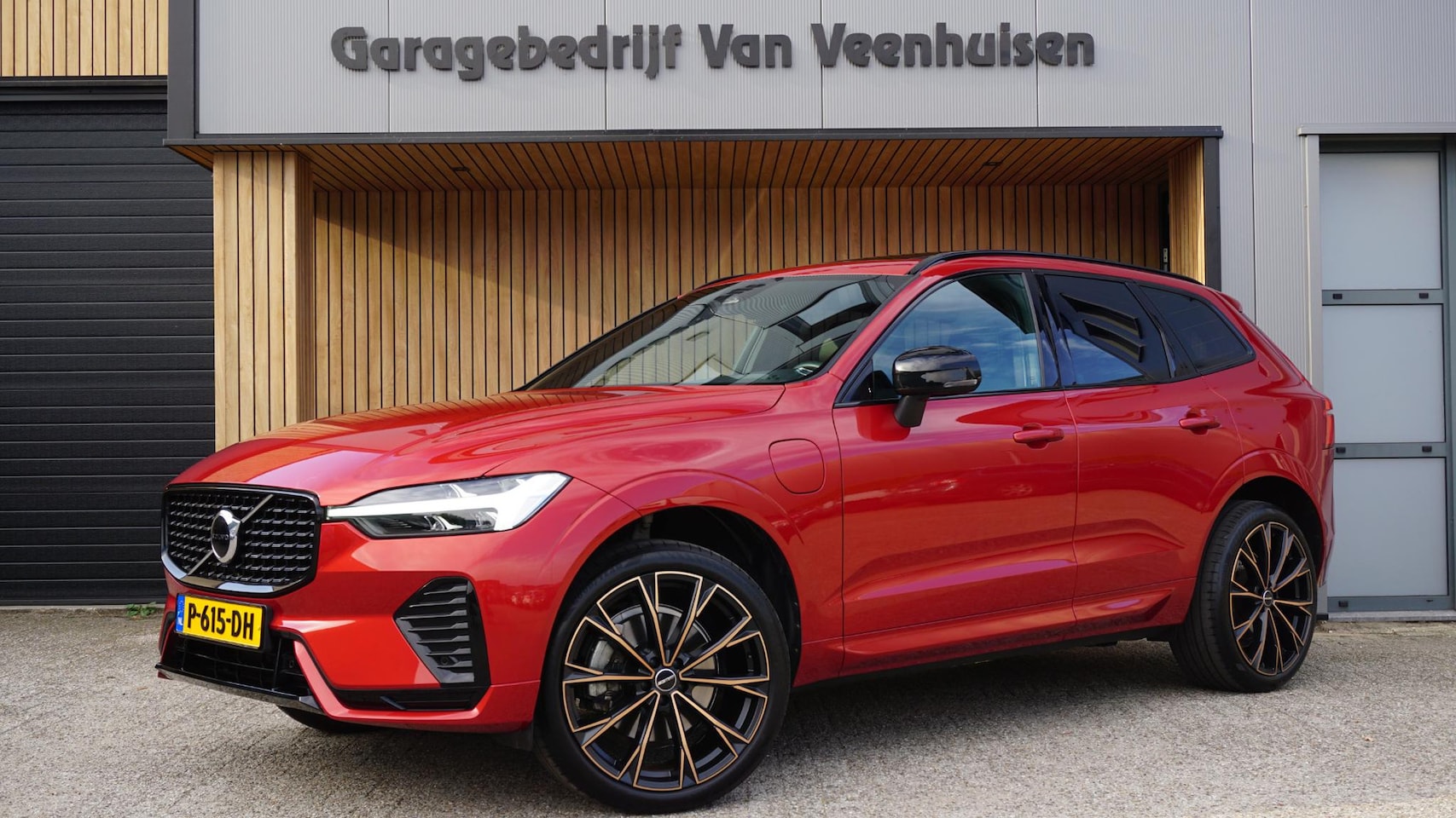 Volvo XC60 - 2.0 348pk T6 Plug-in hybrid AWD Inscription Pano.Dak LED Leder Elek.Trekhaak 21 inch LM *F - AutoWereld.nl