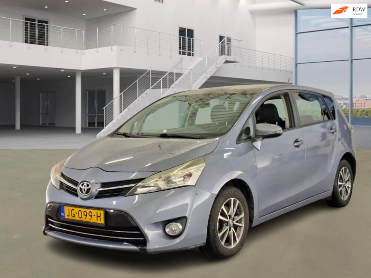 Toyota Verso - 2.0 D-4D Business 7p. PANO NAVI CRUISE TREKHAAK 2 X SLEUTELS - AutoWereld.nl