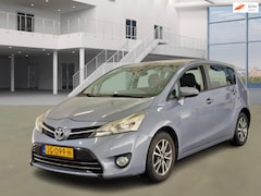 Toyota Verso - 2.0 D-4D Business 7p. PANO NAVI CRUISE TREKHAAK 2 X SLEUTELS