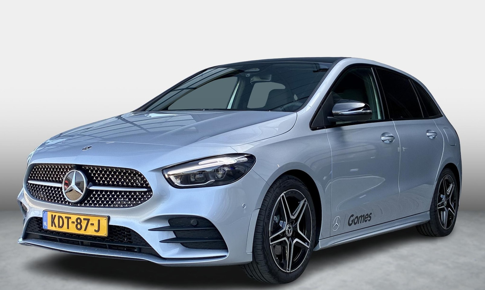 Mercedes-Benz B-klasse - 180 Business Solution AMG | Trekhaak | Night Pakket | Panoramadak | Dodehoekassistent | El - AutoWereld.nl