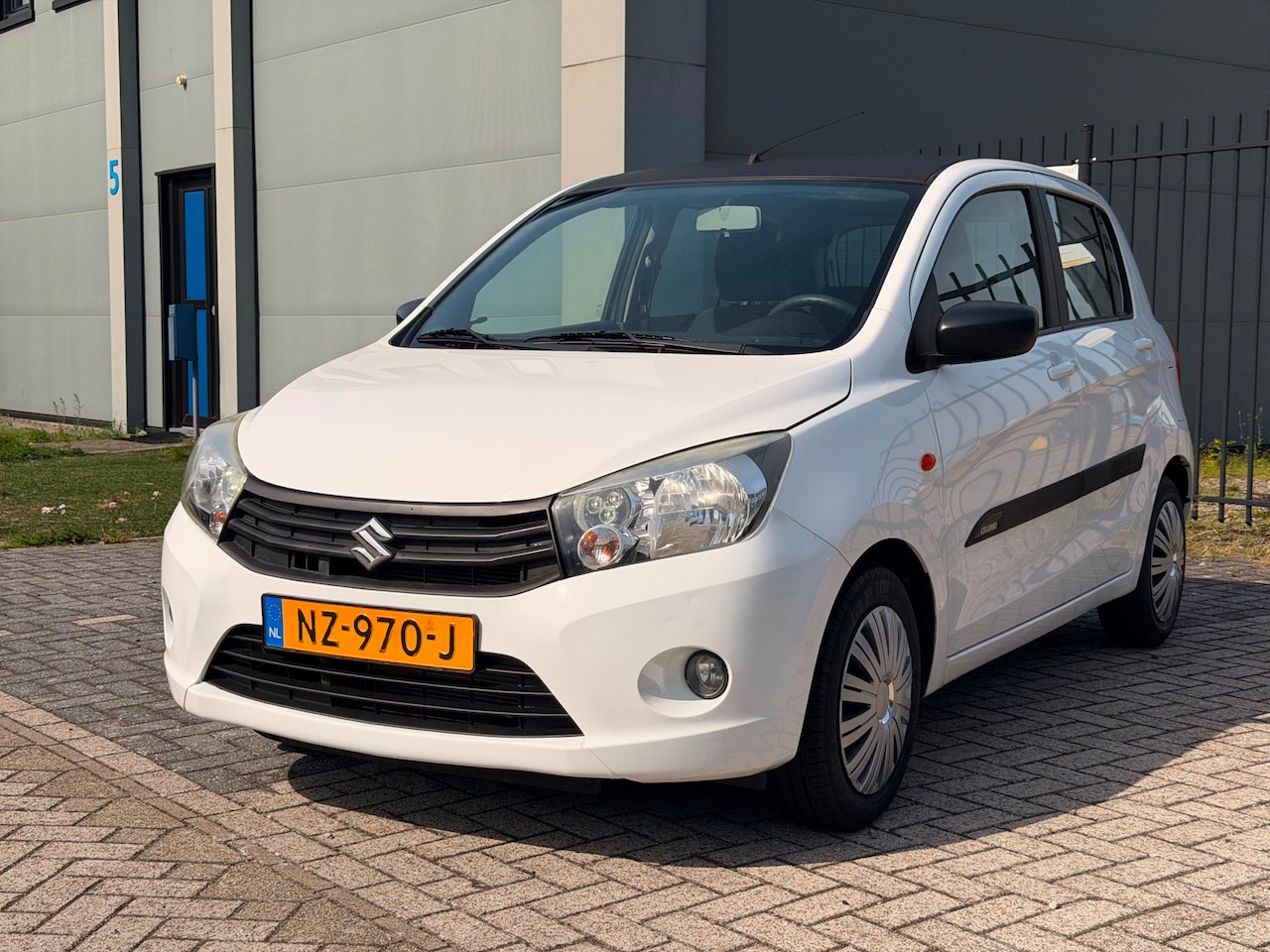 Suzuki Celerio - 1.0 Comfort Airco 5 Deurs Elektrisch Ramen - AutoWereld.nl