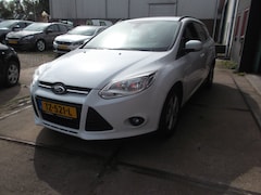 Ford Focus Wagon - 1.0 EcoBoost Trend koppakking lek loopt wel