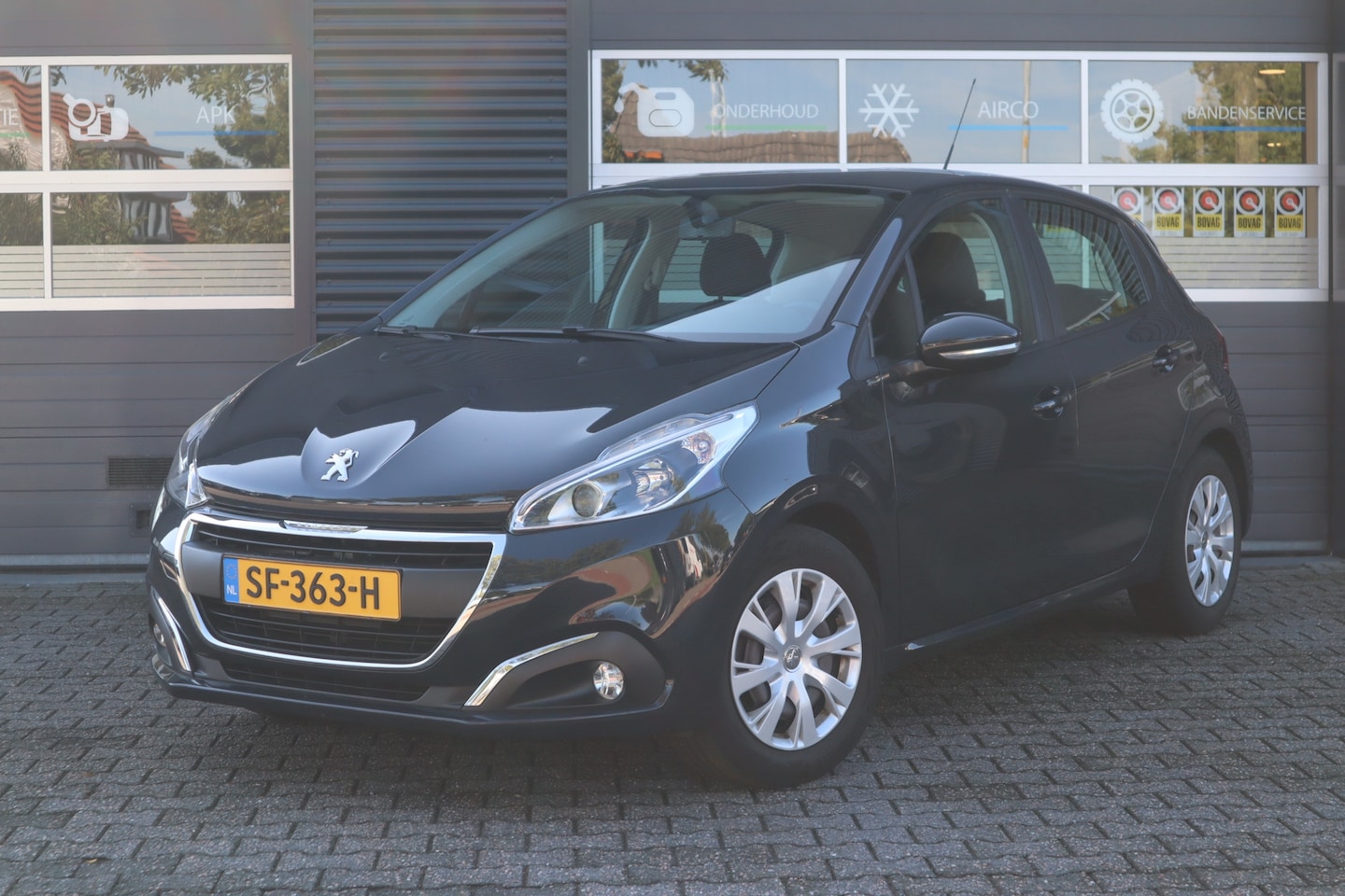 Peugeot 208 - 1.2 PureTech Blue Lease | distributieriem vervangen | goede onderhouden | - AutoWereld.nl