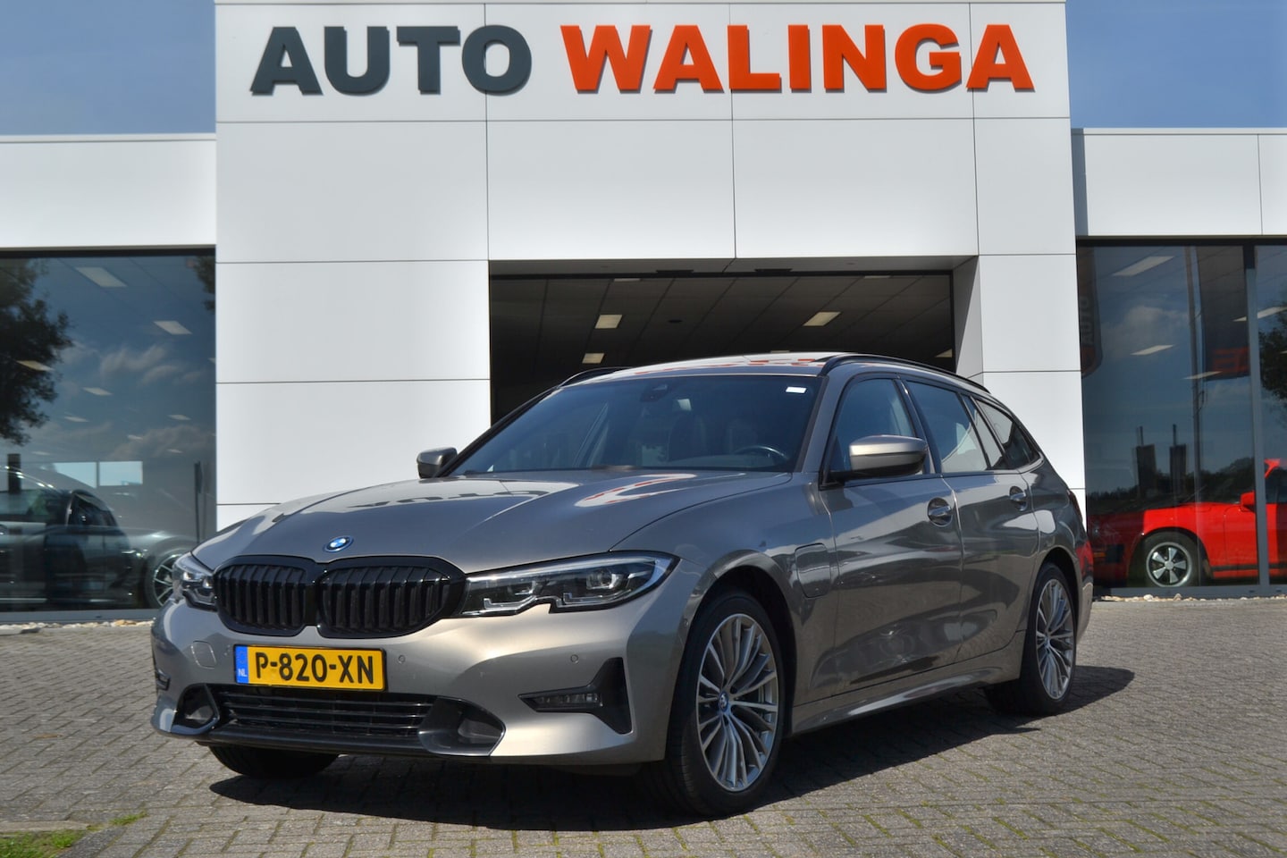 BMW 3-serie Touring - Panoramadak | Leer | Sportstoelen | Trekhaak | Carplay | 320e Business Edition Plus - AutoWereld.nl