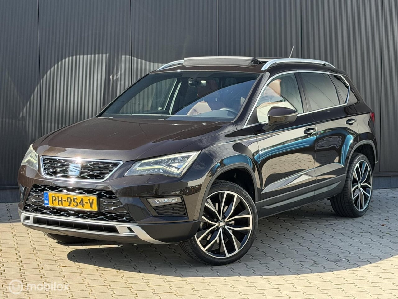 SEAT Ateca - 1.4 TSI 150PK Xcellence | LEDER | PANO |CAMERA | - AutoWereld.nl