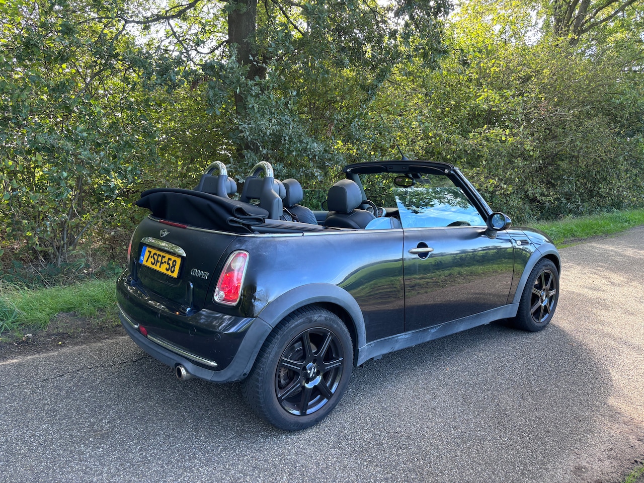 MINI Cabrio - COOPER Mini 2007 1.6i Cooper apk 06-2027 - AutoWereld.nl