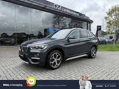 BMW X1 - xDrive20i M-Pakket I Pano I Head-Up I H&K I Trekhaak I Led I Driving Pakket I Navi
