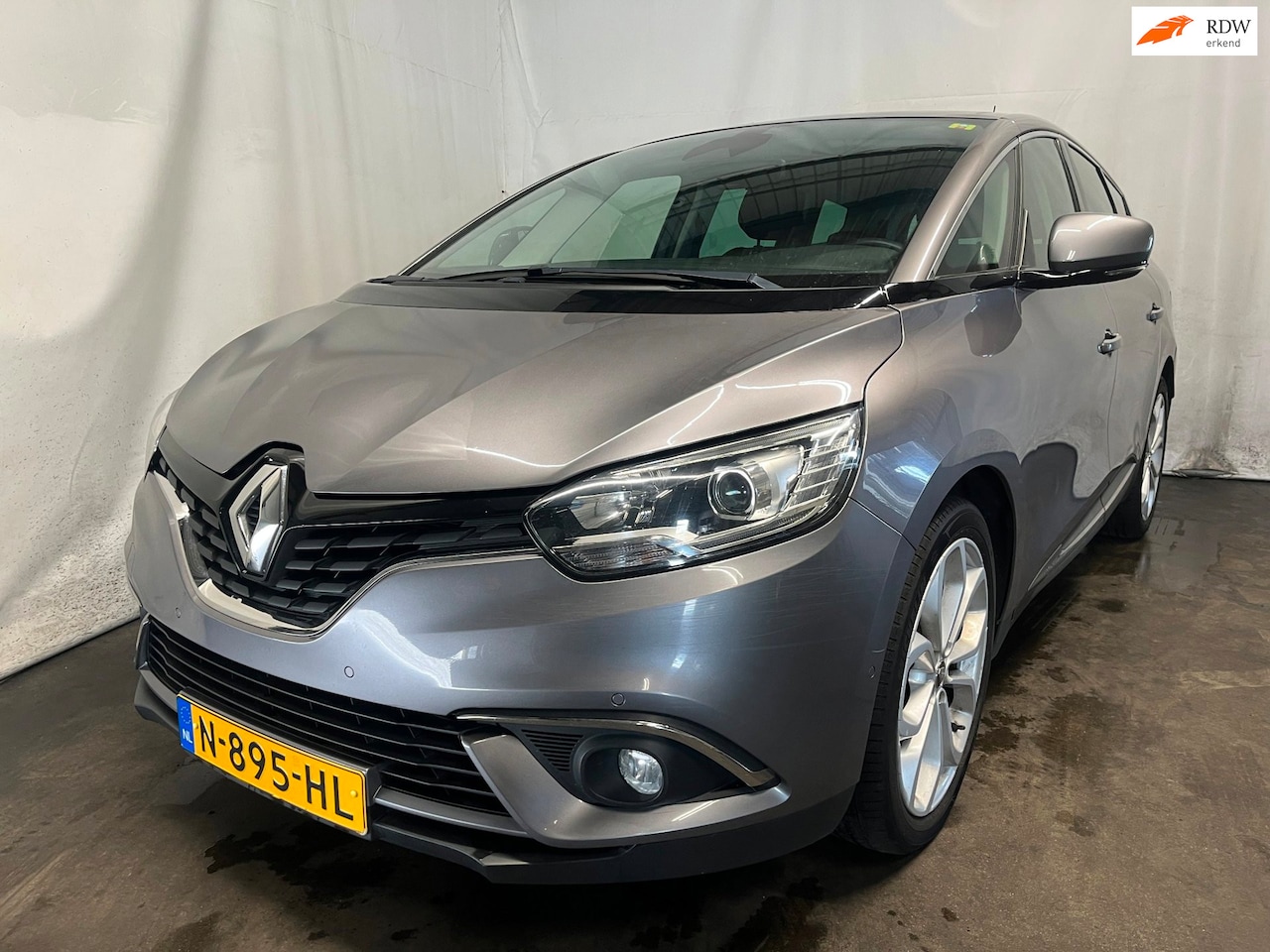 Renault Grand Scénic - 1.3 TCe Limited 7p. SCHADEAUTO!! - AutoWereld.nl