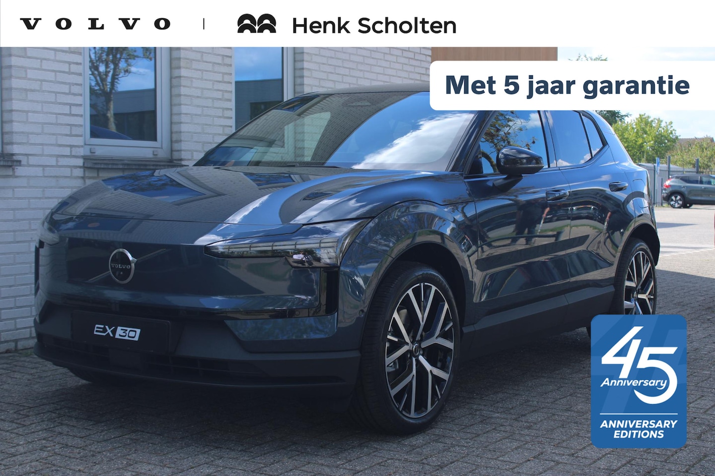 Volvo EX30 - P5 Long Range Ultra Europa 69 kWh 45th Anniversary Edition | 5 jaar garantie - (2 jaar ext - AutoWereld.nl