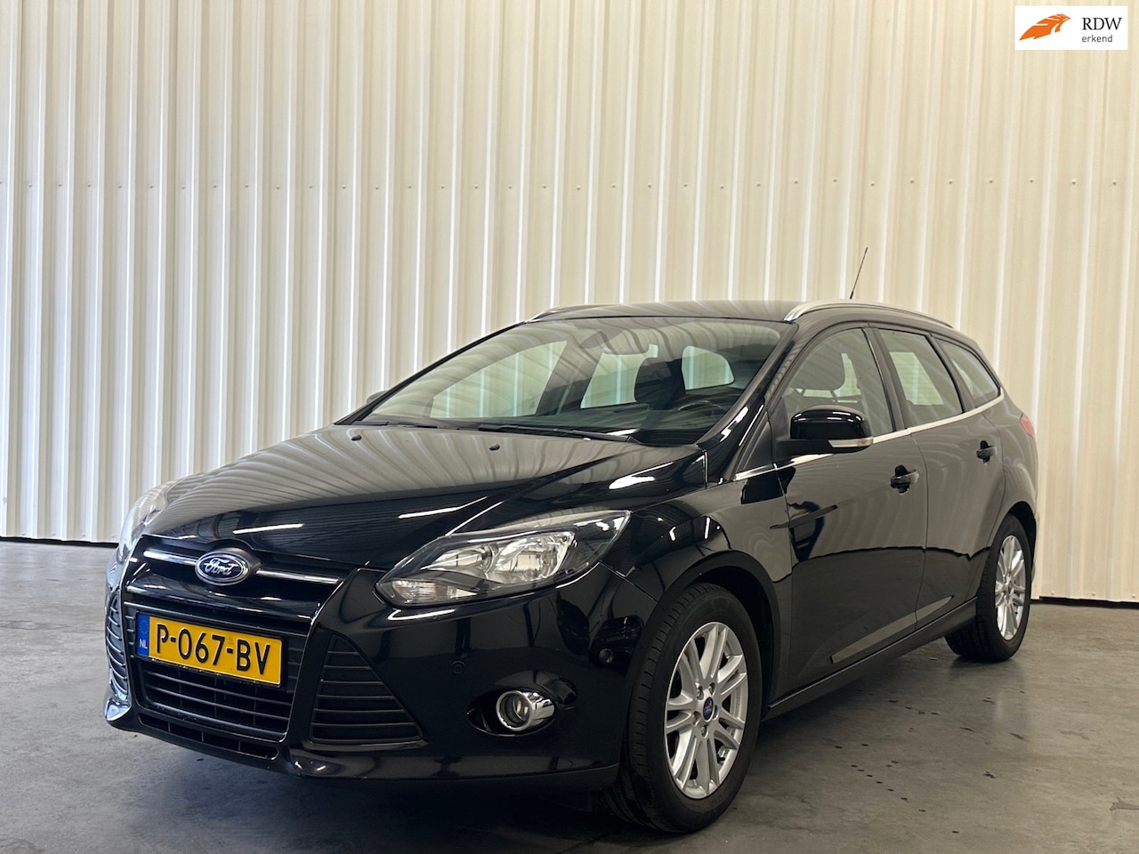 Ford Focus Wagon - 1.0 EcoBoost Lease Titanium 1.0 EcoBoost Lease Titanium - AutoWereld.nl