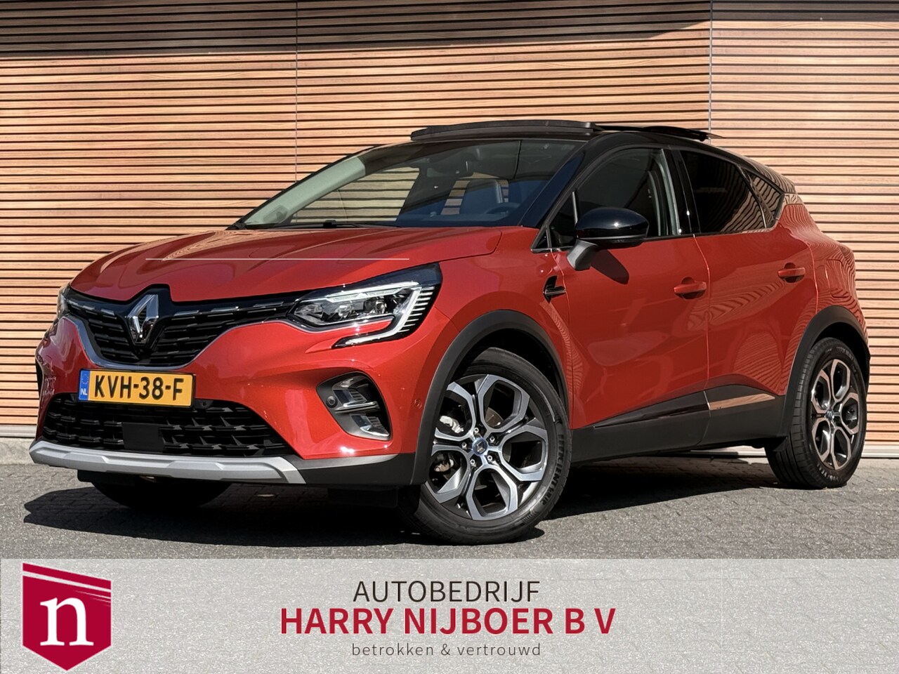 Renault Captur - 1.6 E-Tech Plug-in Hybrid 160 Initiale Paris Schuifdak / Navigatie / Leer / Bose / 360 Cam - AutoWereld.nl