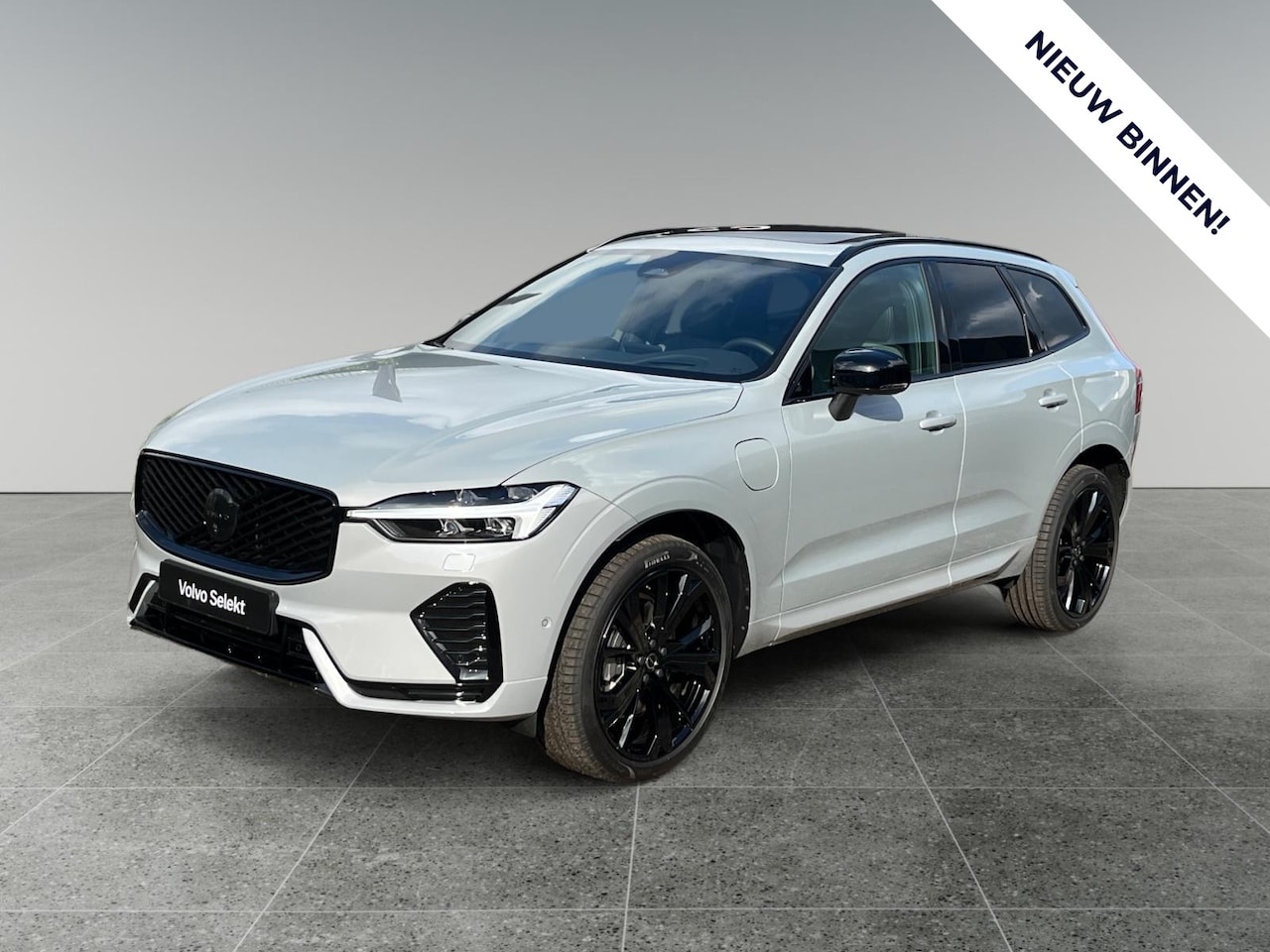Volvo XC60 - 2.0 T6 Plug-in hybrid AWD Ultra Black Edition | SOH 100% | Trekhaak | Panoramadak | 360° c - AutoWereld.nl