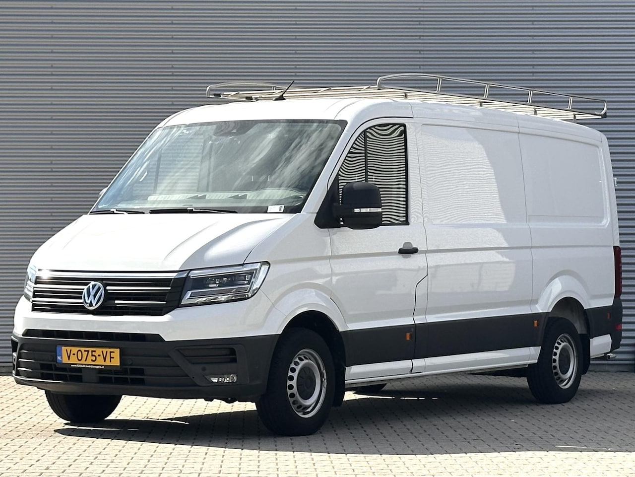 Volkswagen Crafter - 35 2.0 TDI L2H1 Highline automaat MARGE 177pk - AutoWereld.nl