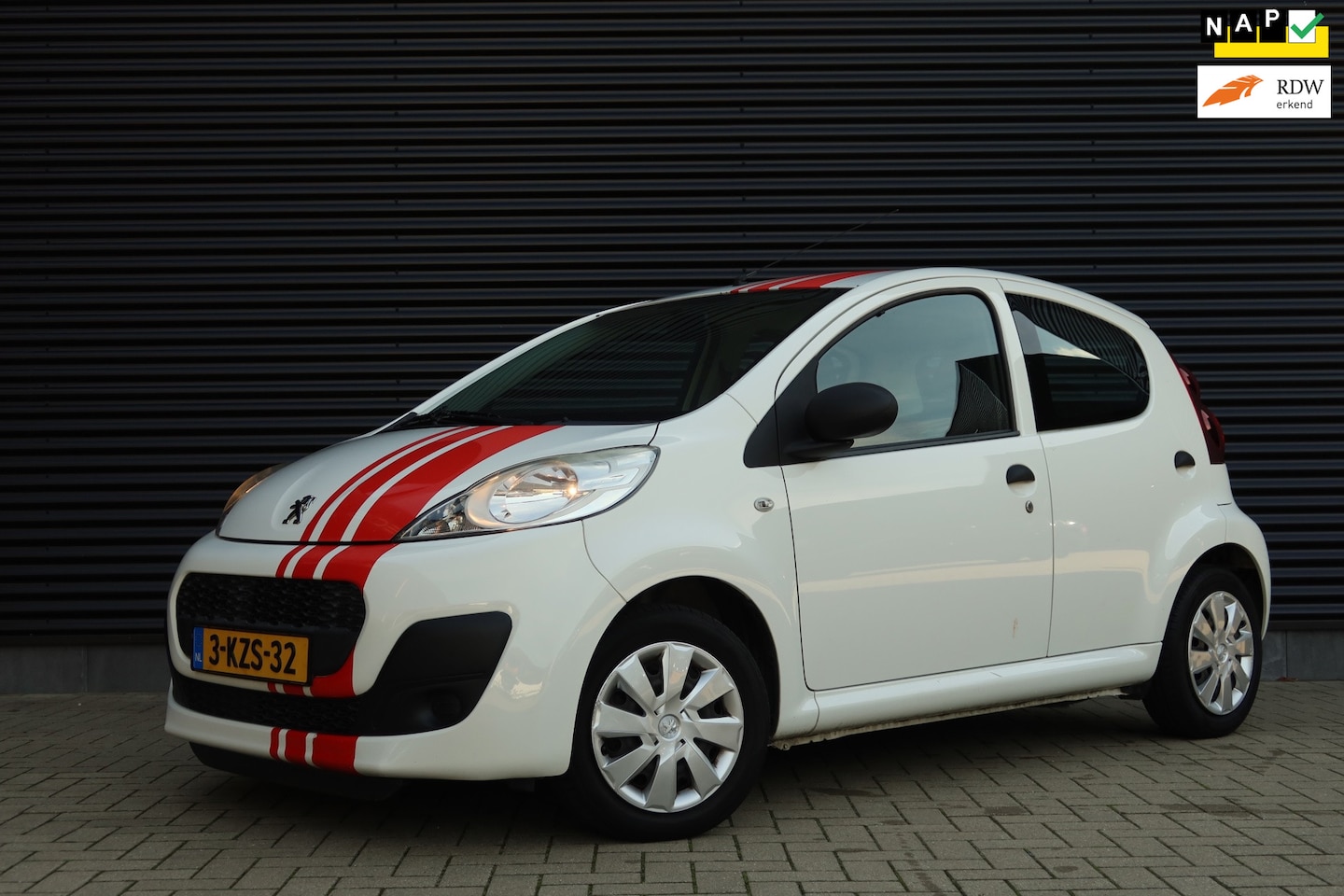 Peugeot 107 - 1.0 Access Accent RIJKLAAR | NWE APK | AIRCO - AutoWereld.nl