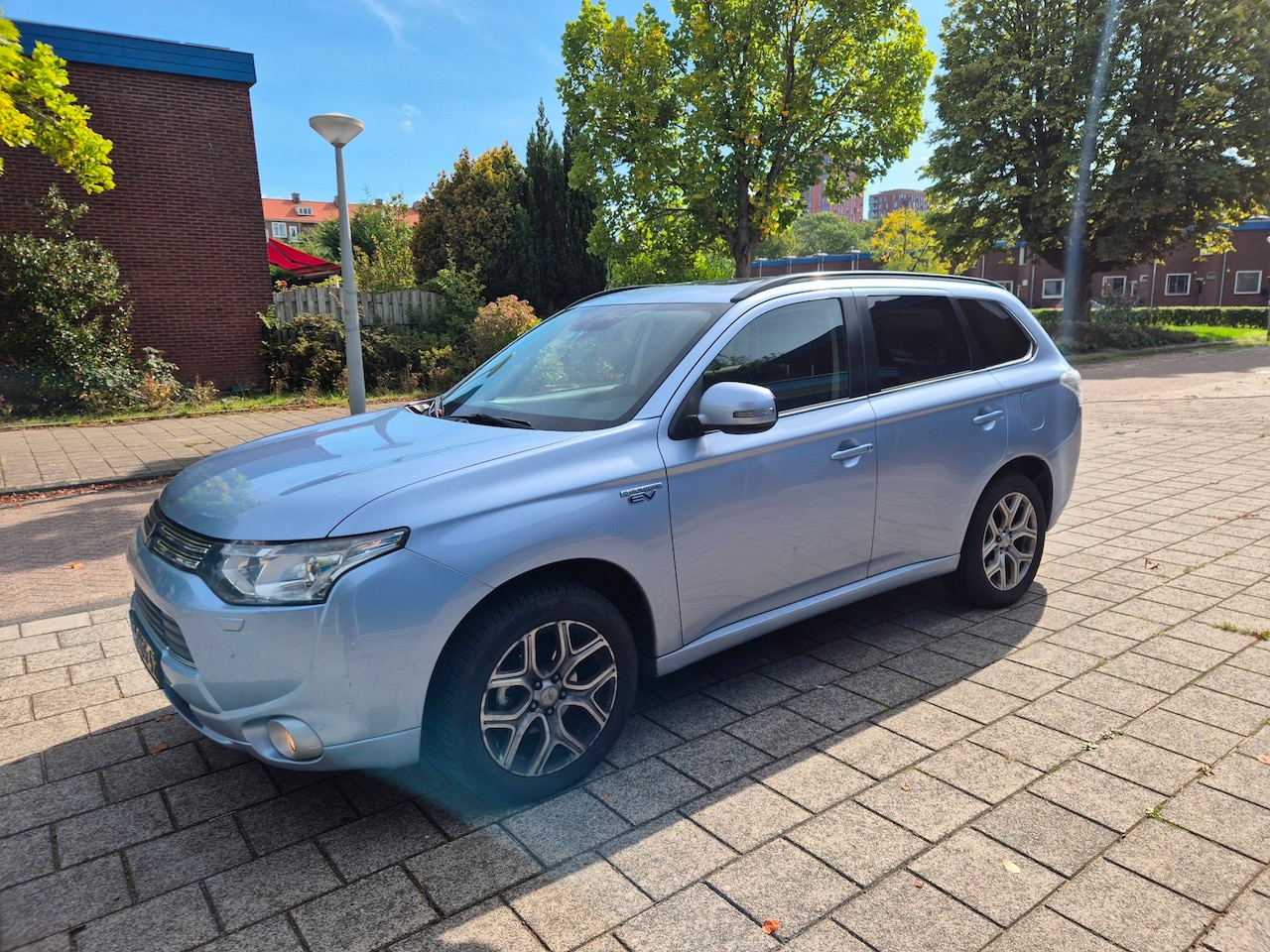 Mitsubishi Outlander - 2.0 PHEV instyle 2.0 PHEV Instyle+ - AutoWereld.nl