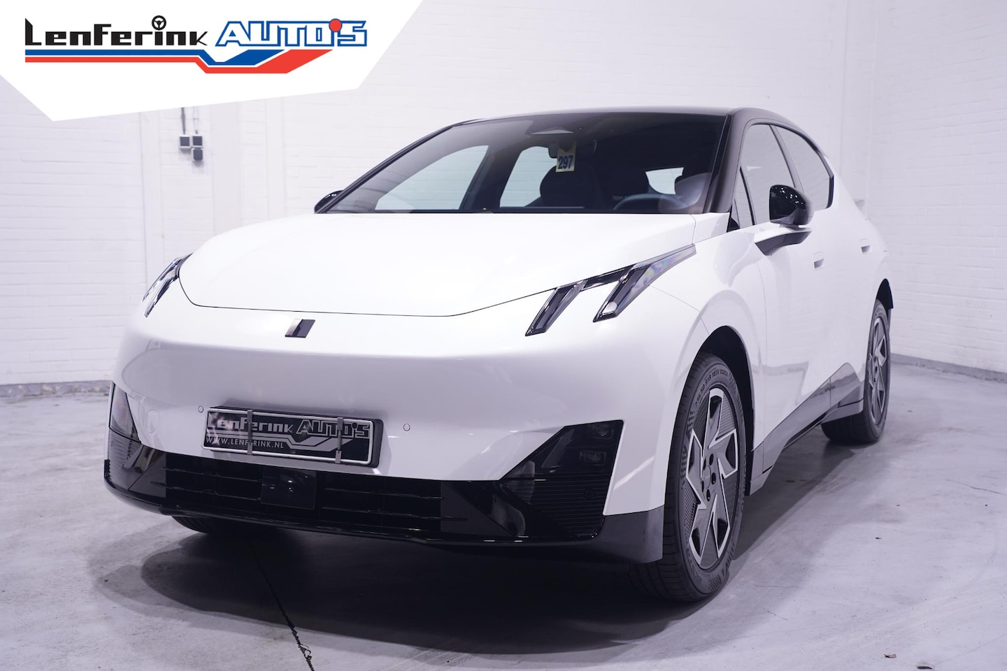 Lynk & Co 02 - Core 66 kWh SOH 99% Apple Carplay Panoramadak Achteruitrijcamera Clima Stoelverwarming Nav - AutoWereld.nl