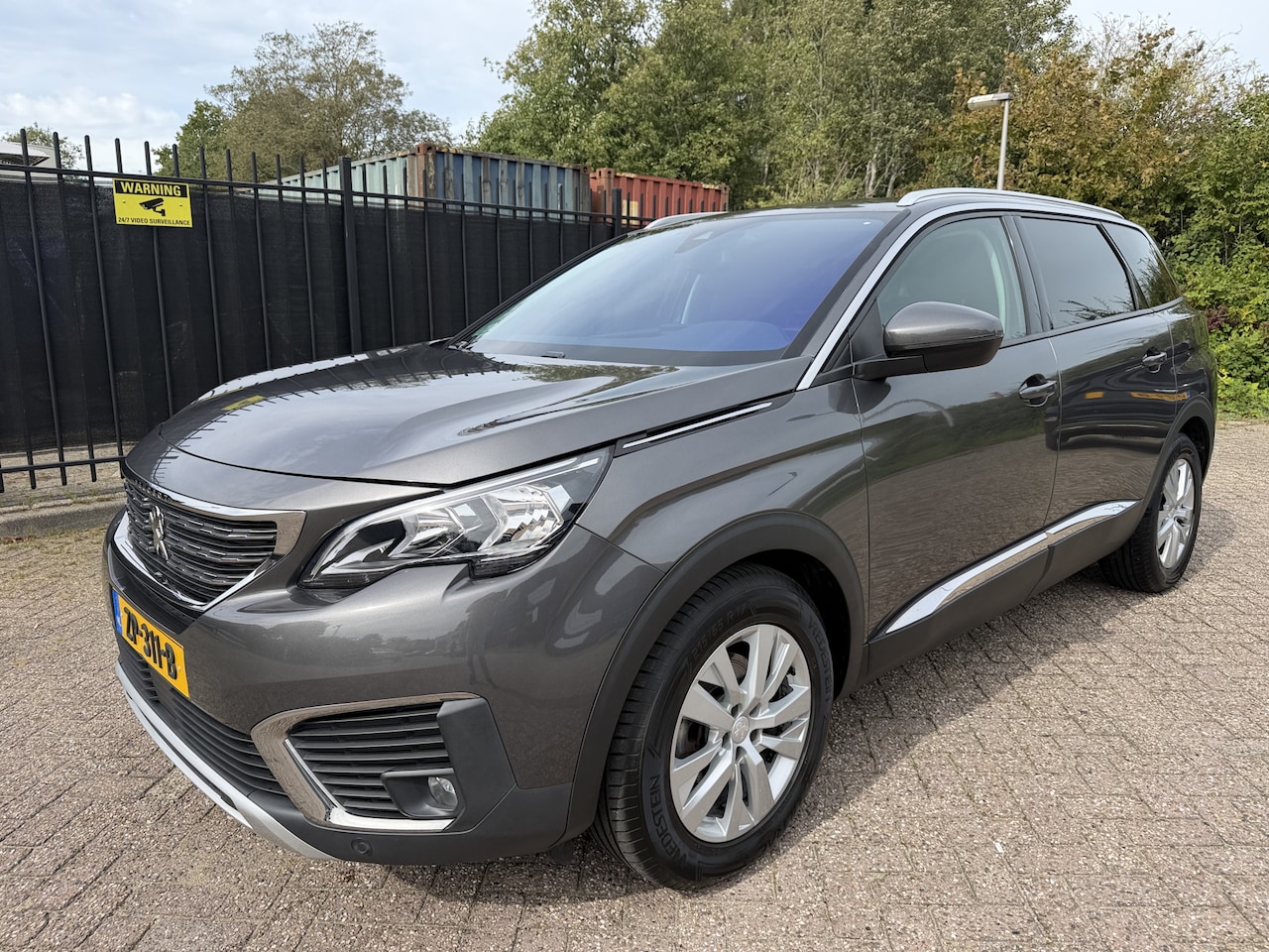 Peugeot 5008 - 1.2 PureTech Blue Lease Executive 7 Pers Carplay - AutoWereld.nl