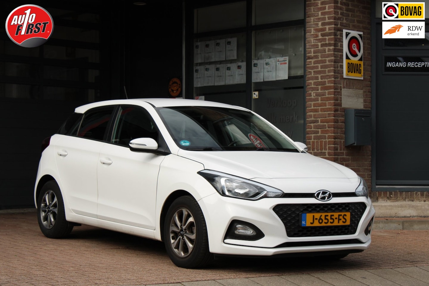 Hyundai i20 - 1.0 T-GDi ComfortPlusLine Navigator // Carplay // Camera // Trekhaak - AutoWereld.nl