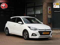 Hyundai i20 - 1.0 T-GDi ComfortPlusLine Navigator // Carplay // Camera // Trekhaak