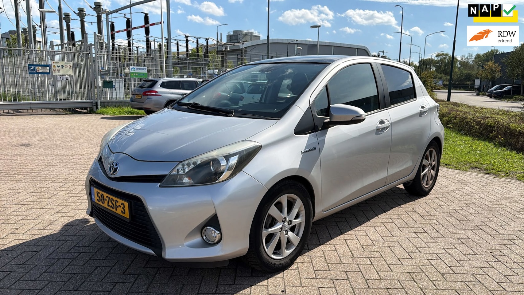 Toyota Yaris - 1.5 Full Hybrid Dynamic LET OP!!! - AutoWereld.nl