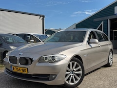 BMW 5-serie Touring - 523i EXE Aut8 | ECC | 18" LMV | Leer | Navi | Pano