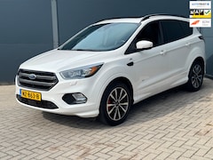 Ford Kuga - 1.5 EcoBoost ST Line / Automaat / Pano / Bom Vol