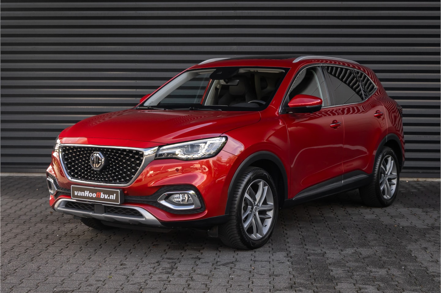MG EHS - 1.5 TGDI Luxury Pano- Carplay - Trekhaak - AutoWereld.nl