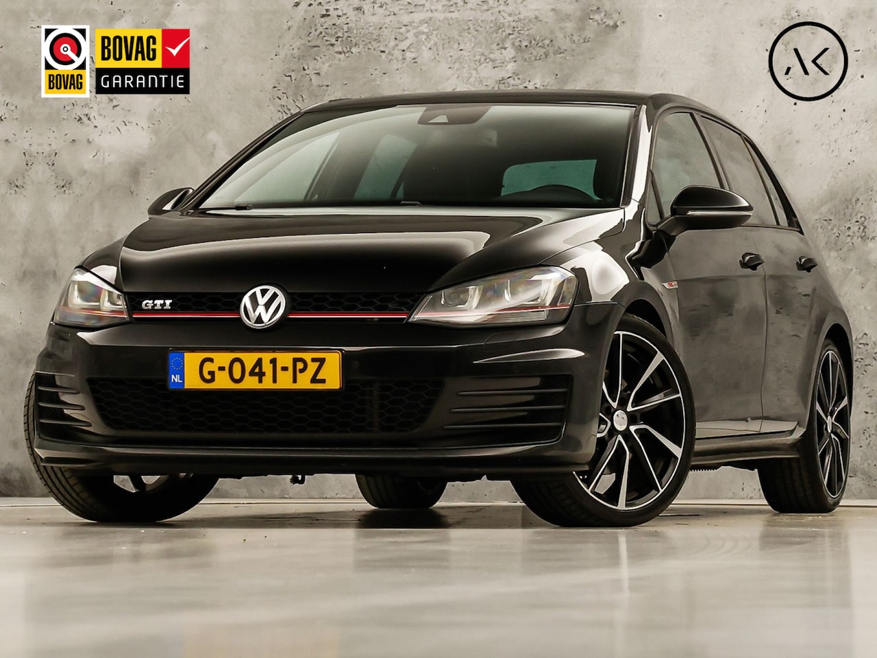 Volkswagen Golf - 2.0 TSI GTI 220Pk Automaat (NAVIGATIE, CLIMATE, LEDER, STOELVERWARMING, SPORTSTOELEN, GETI - AutoWereld.nl